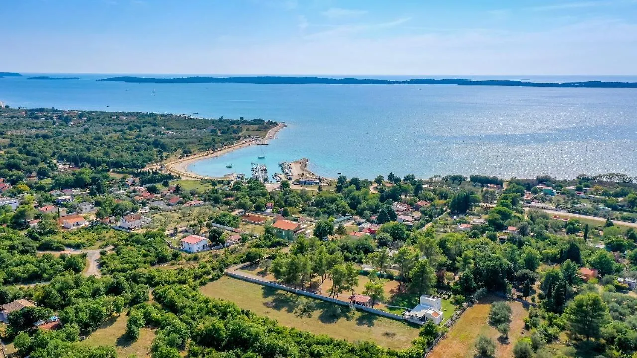 Shimunelka Peroj Villa
